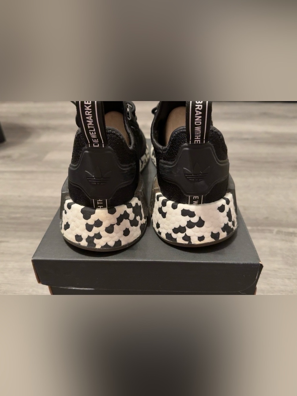 Adidas NMD R1 - Picture 3 of 4